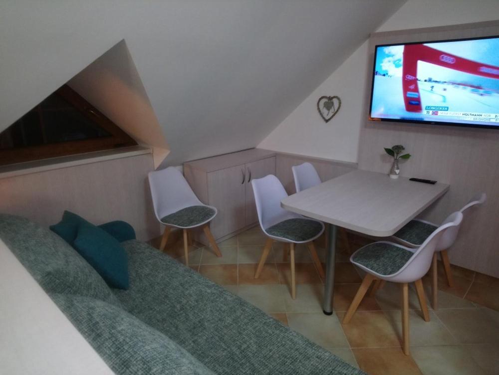 Penzion Martin Janske Lazne Exterior foto