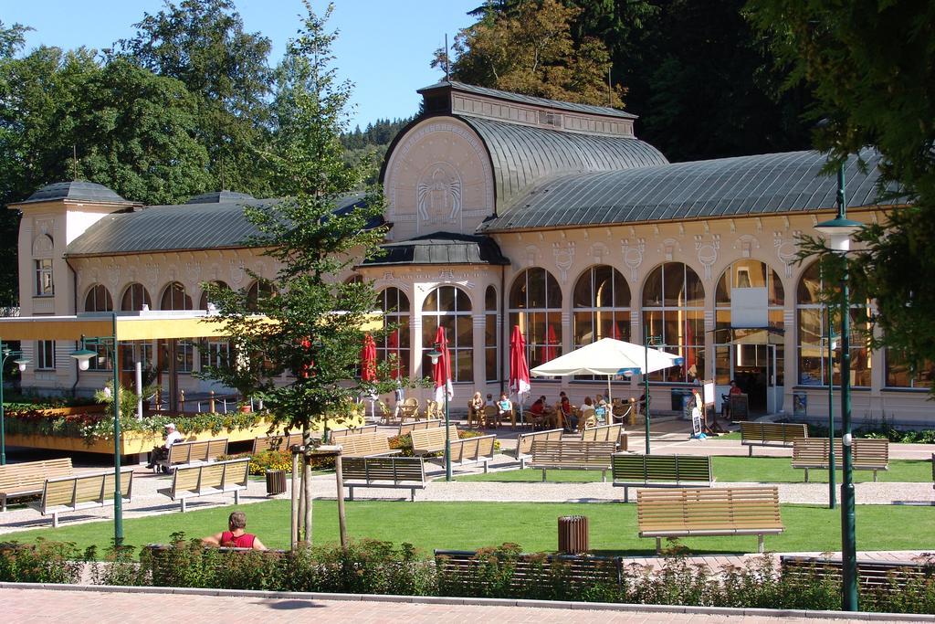 Penzion Martin Janske Lazne Exterior foto