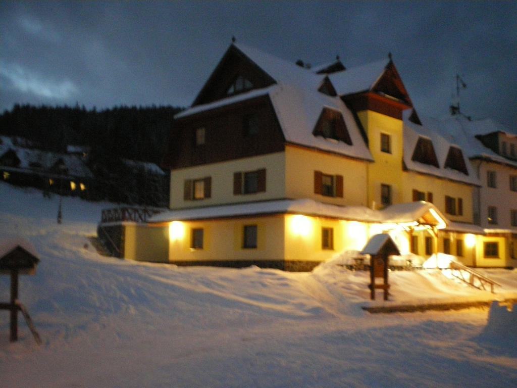 Penzion Martin Janske Lazne Exterior foto