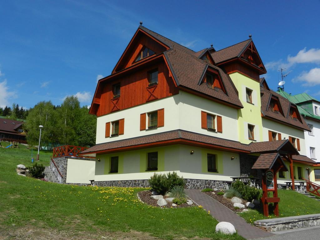 Penzion Martin Janske Lazne Exterior foto