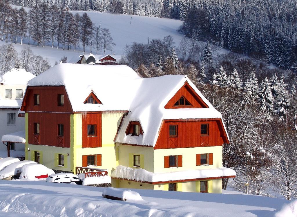 Penzion Martin Janske Lazne Exterior foto