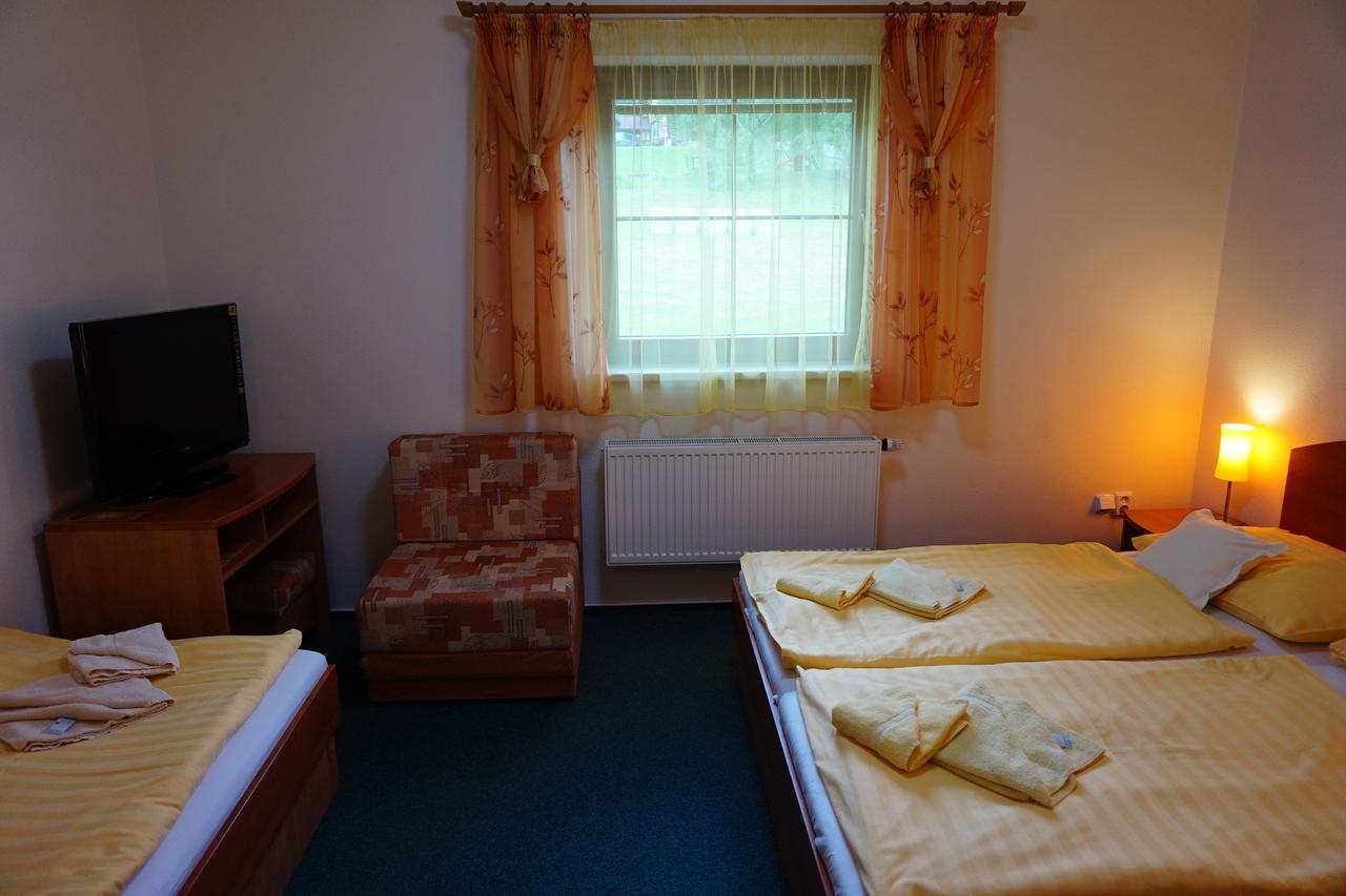 Penzion Martin Janske Lazne Exterior foto